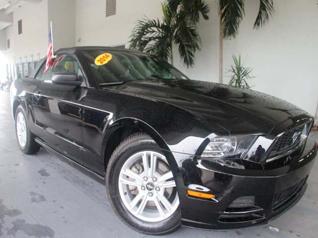 2014 Ford Mustang 2D Convertible - 215756