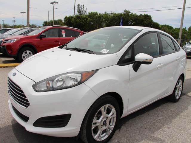 2014 Ford Fiesta - Image 2