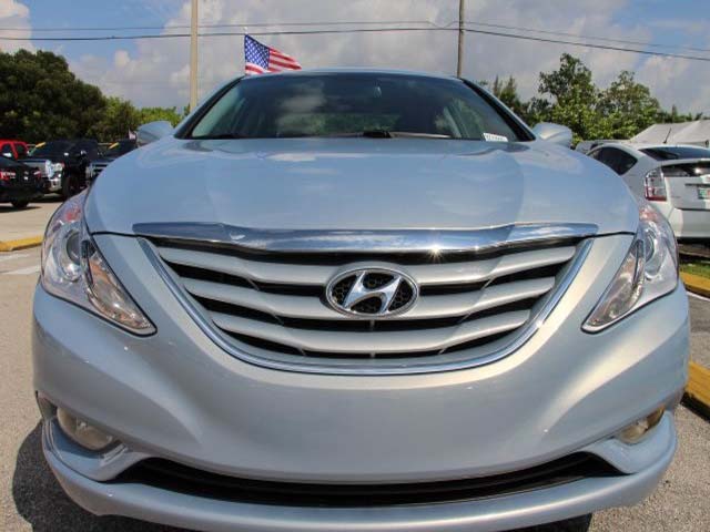 2013 Hyundai Sonata 4D Sedan - 131144 - Image #2