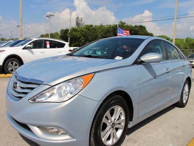 2013 Hyundai Sonata 4D Sedan - 131144 - Image #3