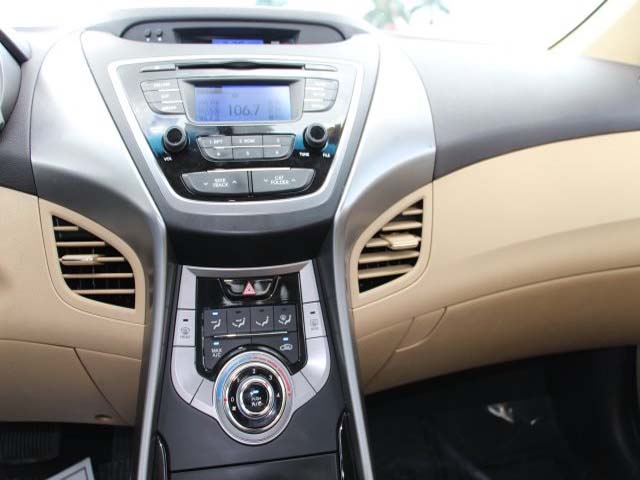 2013 Hyundai Elantra - Image 12