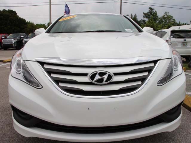 2014 Hyundai Sonata - Image 1