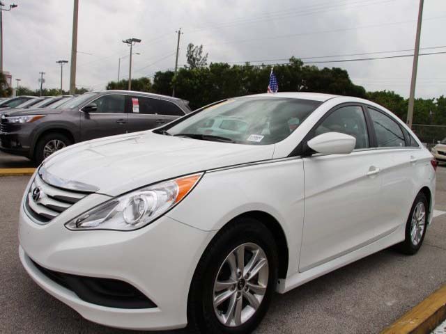 2014 Hyundai Sonata 4D Sedan - 859082 - Image #3