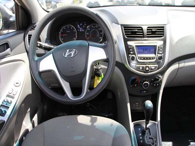 2014 Hyundai Accent - Image 16