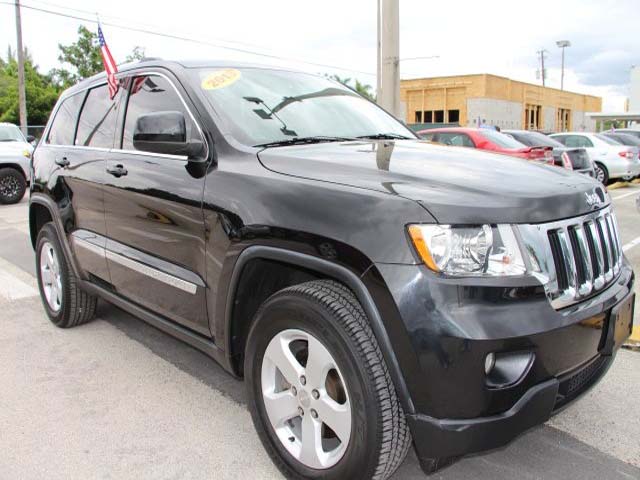 2013 Jeep Grand Cherokee 4D Sport Utility - 555752 - Image 1