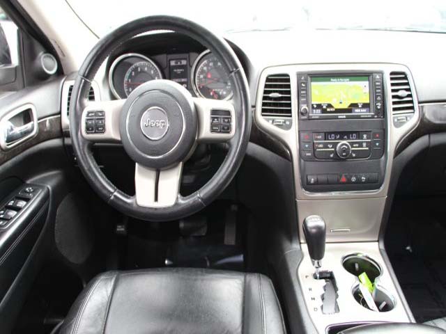 2013 Jeep Grand Cherokee - Image 18